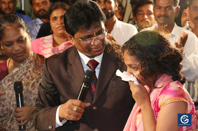 Hundreds flocked into the Blessing Prophetic Prayer on May 25th and 27th, 2018 at Bethesda International Ministry Prayer Hall in Belgaum, Karnataka. The Prayer meetings were a source of transformation for many a people from Bondage and Sickness. 